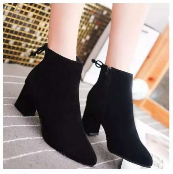 ผู้หญิงแฟชั่นรองเท้าส้นสูงรองเท้าซิปด้านข้าง Pointed-Toe สแควร์ส้นรองเท้าบูทข้อเท้าฤดูหนาวหญิงสบายๆสี PLUS ขนาดสูงรองเท้าส้นสูง *** ราคา 298 บาท ***