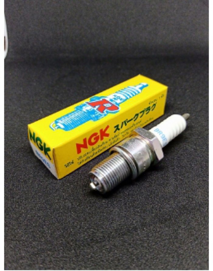 หัวเทียน NGK BR9ES เกลียวยาวใส่รถ2จังหวะ (ตรงรุ่น TZR)หรือรถ2จังหวะรุ่นอื่นๆ