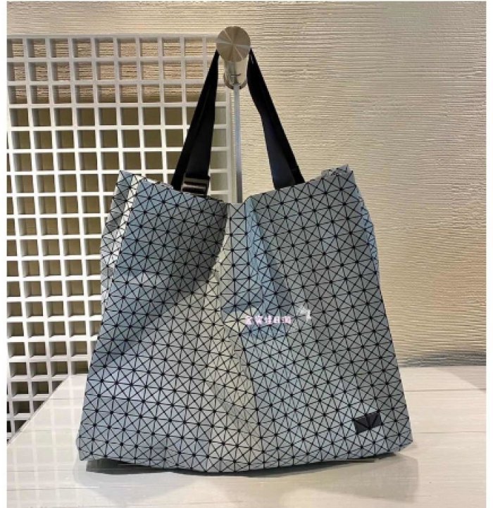 Issey Miyake BaoBao，Hand bag，Tote bag，กระเป๋าโท้ทความจุสูง