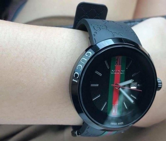นาฬิกาข้อมือGUCCIนาฬิกาสายซิลิโคลน มี​ช่อง​บอก​วันที่​ - ขนาดหน้าปัด 35 mm พร้อมกล่องแบรนด์ เลือกสีตามภาพ