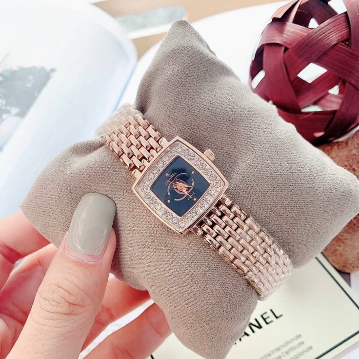 นาฬิกาข้อมือแฟชั่นดัง นาฬิกาสายเลส - ขนาดหน้าปัด 33 mm สินค้ามีถ่าน ผ้าเช็ค ถุงผ้าแถมให้นะคะ