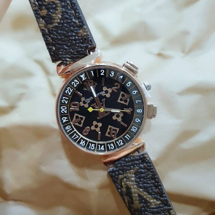 นาฬิกาข้อมือ⏰ LV ⏰ - นาฬิกาสายหนัง​ - ขนาดหน้าปัด 33 mm ????สินค้ามีถ่าน ผ้าเช็ค ถุงผ้าแถมให้นะคะ ????พร้อมกล่องแบรนด์