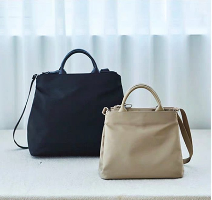 กระเป๋าสะพายข้างไนล่อนclassy มี 2 ขนาด
