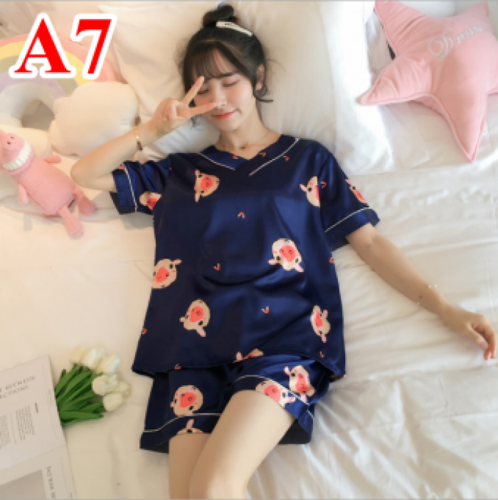ชุดนอน ฟรีไซส์ ราคาถูกมากก ! ! ชุดนอนผ้าซาติน ลายการ์ตูนน่ารัก ชุดนอนแขนสั้น เสื้อยืด + กางเกงขาสั้น