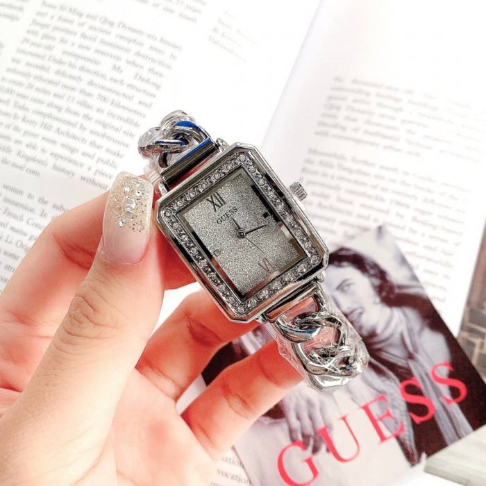 นาฬิกาข้อมือ GUESS - นาฬิกาสายเลส - ขนาดหน้าปัด 30 mm สินค้ามีถ่าน ผ้าเช็ค ถุงผ้าแถมให้นะคะ