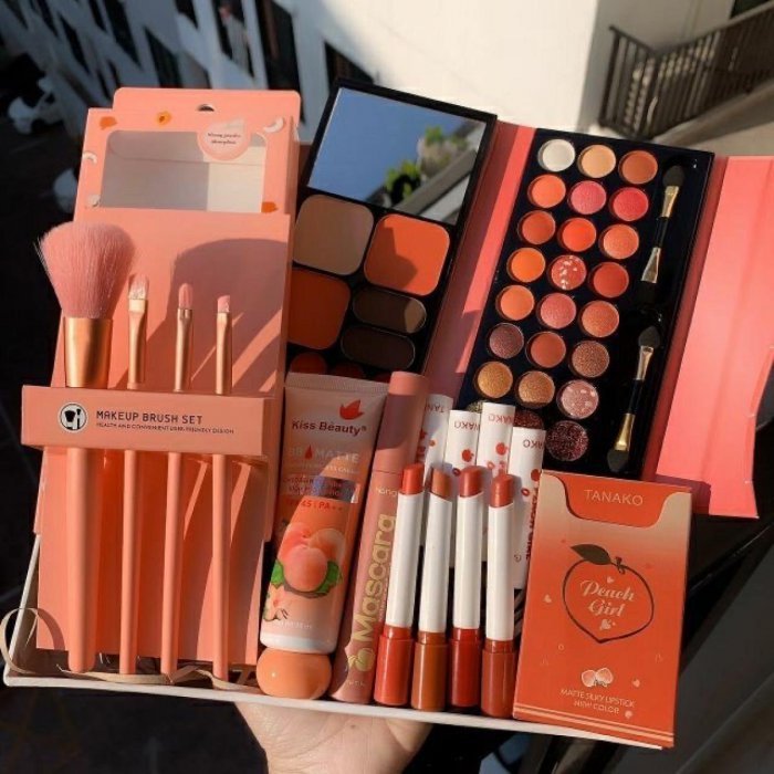 เซต11ชิ้น kiss beauty เซ็ตเครื่องสำอางลูกพีช เครื่องสําอางครบเซ็ต