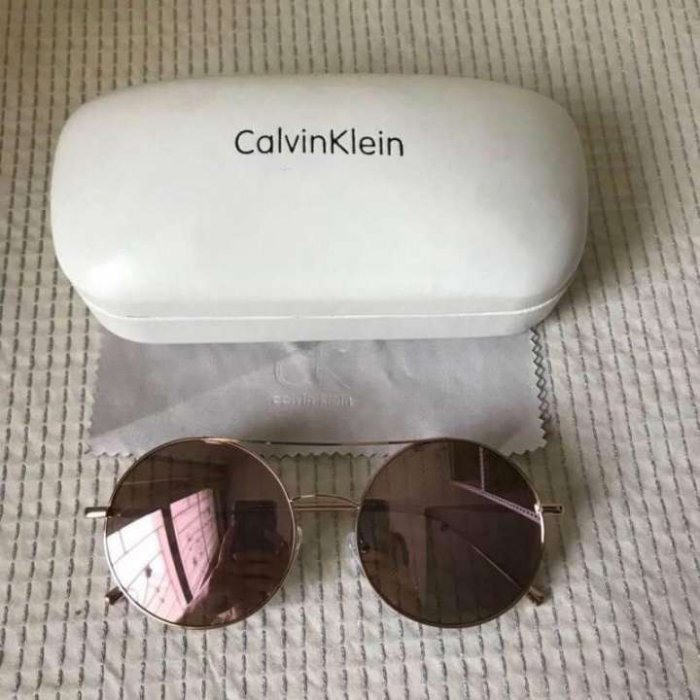แว่นตา CalvinKlein CK2156S สวยใหม่ CalvinKlein Round Sunglasses อุปกรณ์ครบ พร้อมกล่องผ้าเช็ดแว่น กันแดดกันยูวี 100% Size 54-17-140 ใส่ได้ทั้งชายหญิง