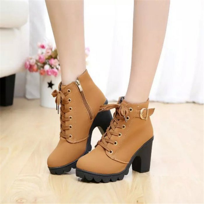 T Women Shoes แฟชั่นใหม่ล่าสุดคุ้มสุดๆรองเท้าหนัง รองเท้าบูทหนังสตรีส้นหนารองเท้าผู้หญิงส้นสูงเข็มขัดหัวเข็มขัดซิปด้านข้างกันน้ำรองเท้าบูทมาร์ติน