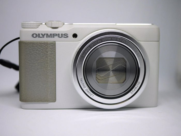 Olympus Stylus XZ-10 Ultra-Bright 26-130mm iZuiko f1.8-2.7 lens White